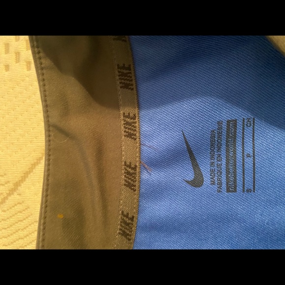 Nike pull over - Picture 2 of 4